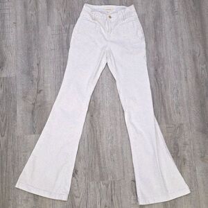 Retro Chic: 2.1 DENIM White High-Waist Flare Jeans - Size 24